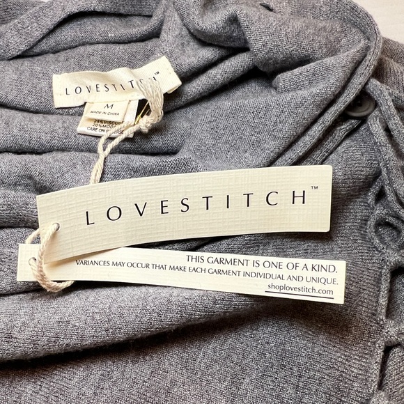 LOVE STITCH Carys Fringed Sweater Cozy Shawl Wrap Size Medium Gray NWT - Picture 6 of 12